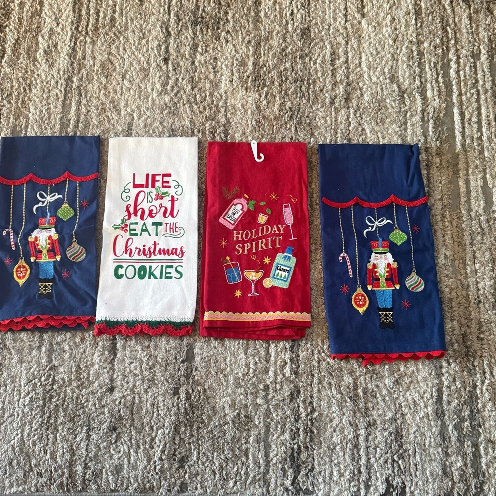 Cost Plus World Market Holiday Cotton Kitchen Towels (set of 4)